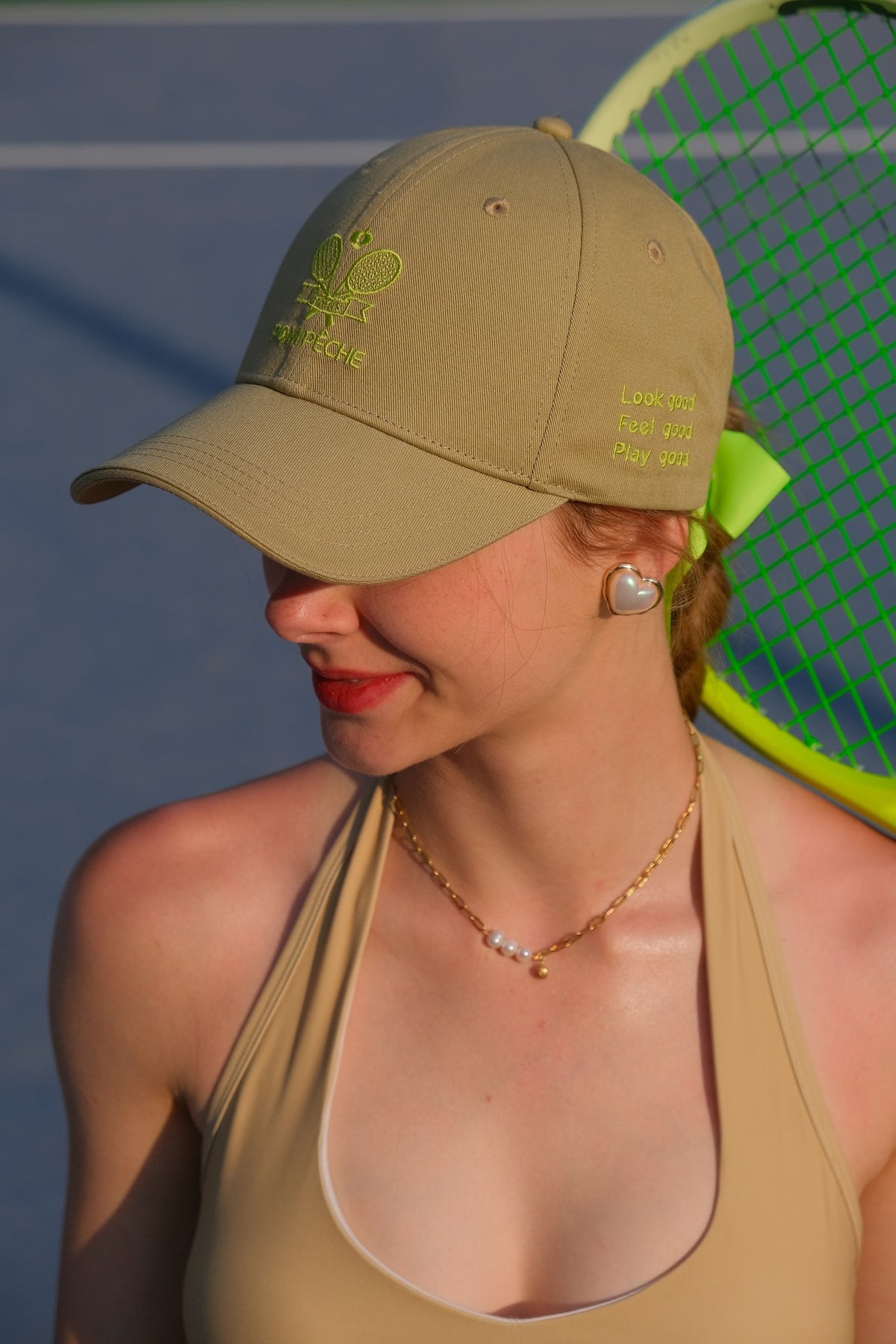 テニス キャップ UVカット 小顔効果 サイズ調節可能 綿 100%リボン付き 男女兼用 QUEER