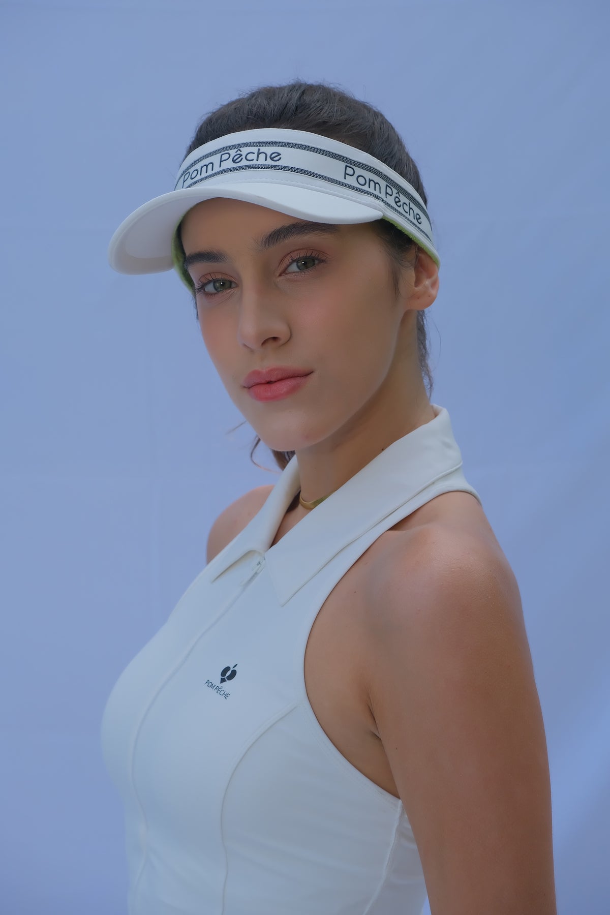 ベーシックサンバイザー　小顔効果　サイズ調整可能　吸汗性　軽い ホワイト　ZOE