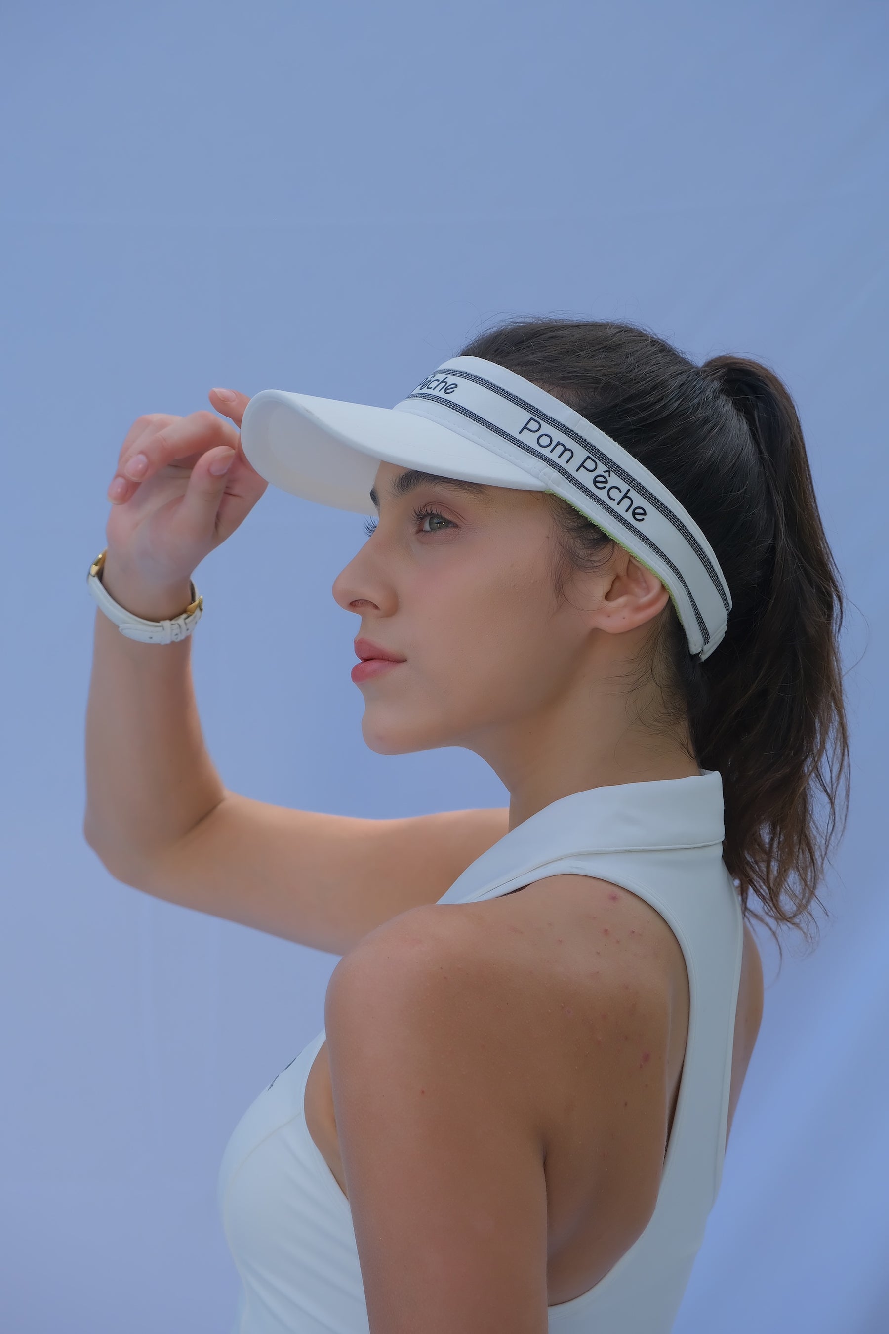 ベーシックサンバイザー　小顔効果　サイズ調整可能　吸汗性　軽い ホワイト　ZOE