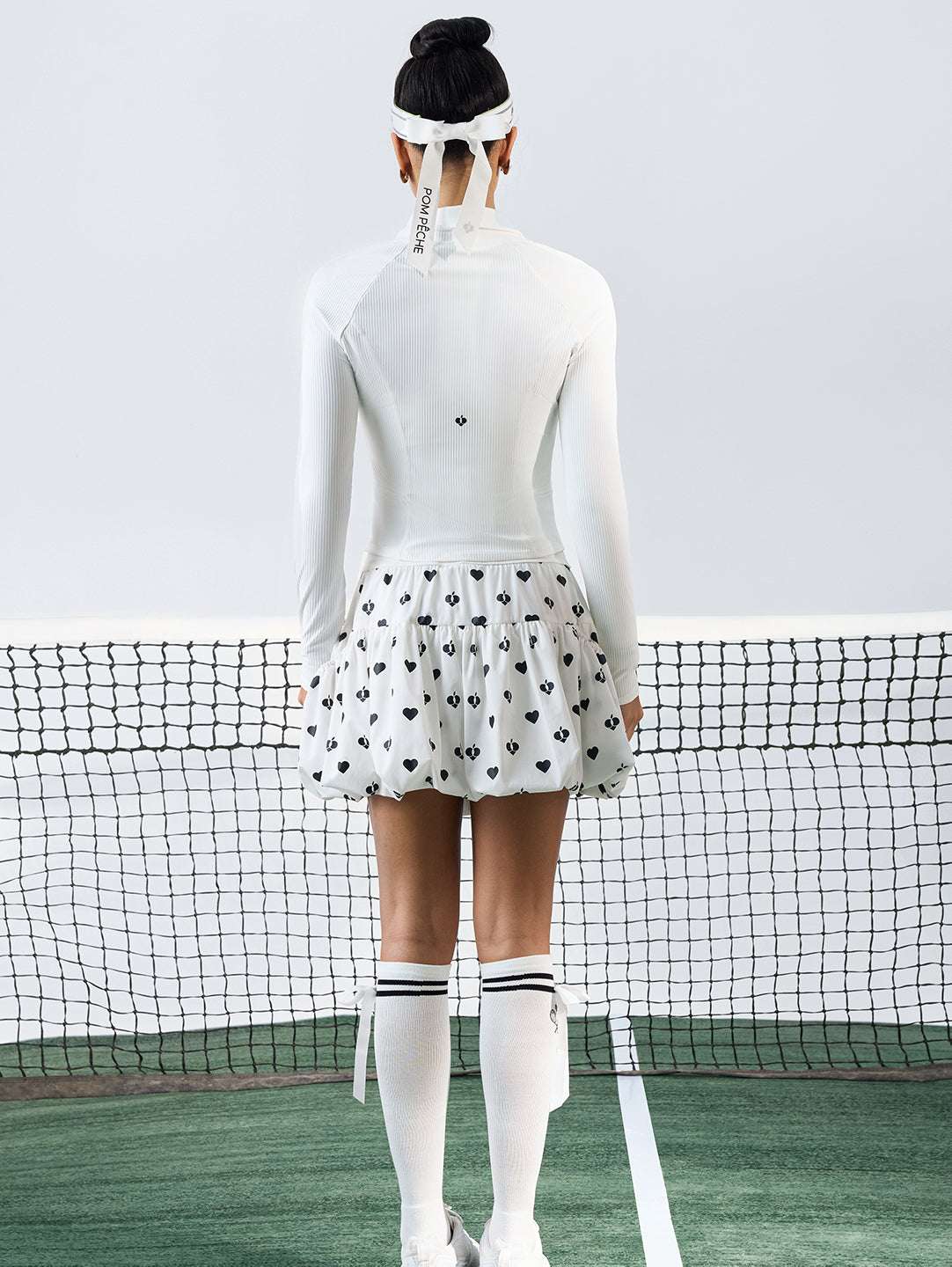 スポーツジャケット　リボン付き　フィット　シルエット　フルジップ ホワイト ANITA　